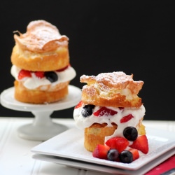 Mini Meringue Cakes