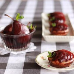 Pears in Red Wine Tartelettes