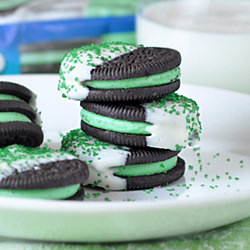 Chocolate Dipped Mint Oreos