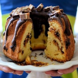 Cake with Chocolate Bars Snickers