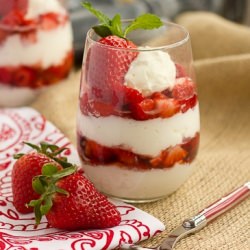 Strawberry Cheesecake Parfaits