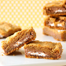 Stuffed Mallo Cup Bars