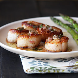 Seared Scallops with Butter Sauce
