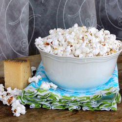 Healthy Parmesan Popcorn