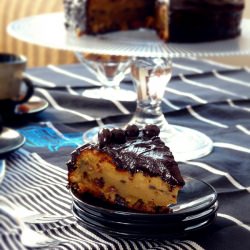 Black’n White Chocolate Fudge Cake