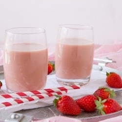 Ultra Creamy Vegan Strawberry Milk