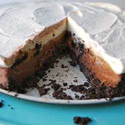 Peanut Butter & Oreo Ice Cream Cake