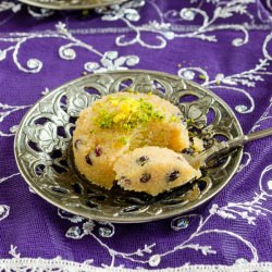 Semolina Halva with Currants