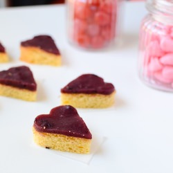 Little Cakes with Jelly Fruits