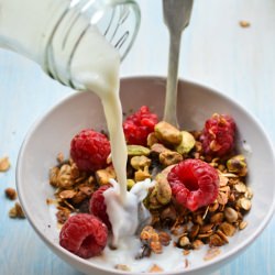 Simply Pantry Staple Granola