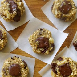 Banana Chocolate Macadamia Cookies