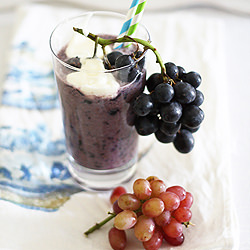 Grape and Flaxseed Smoothie