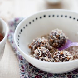 Raw Almond, Cocoa & Apricot Balls