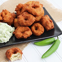 Ulundu Vadai with Coconut Chutney