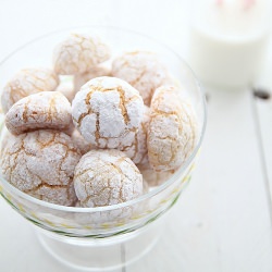 Almond Crinkle Cookies