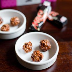 Crispy Balls with Chocolate Bar