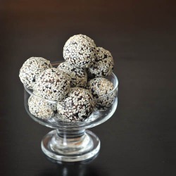Blueberry Sunflower Energy Bites