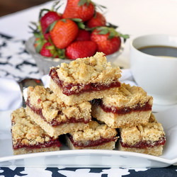 Strawberry Shortbread Crumble Bars