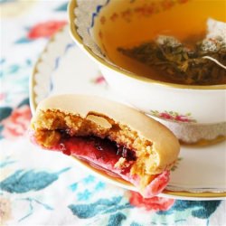 Peanut Butter Raspberry Jam Macaron