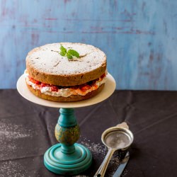 Strawberry Victoria Sponge Cake