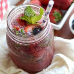Fresh Wild Berry Mojitos