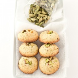Rice Biscuits with Pistachio