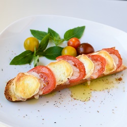 Toasts with Goat Cheese & Tomatoes