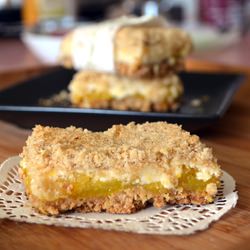 Creamy Lemon-Mango Oats Bars