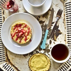 Rhubarb Vanilla Cream Tarts