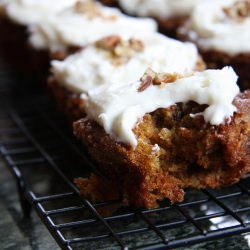 Classic Carrot Cake Cupcakes