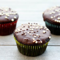 Dairy-Free Cupcakes with Chocolate