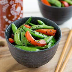 Sriracha Snap Peas with Red Pepper