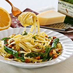 Asparagus and Breadcrumbs Fettuccine