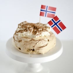 Cappuccino Pavlova