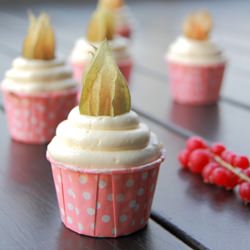 Almond Red Currant Cupcakes