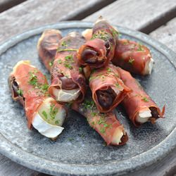 Snack with Goat Cheese and Dates