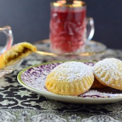 Maamoul – Pistachio Stuffed Cookie
