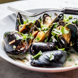Spicy Coconut Mussels