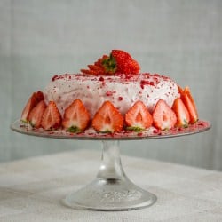Airy Strawberries And Cream Frosting