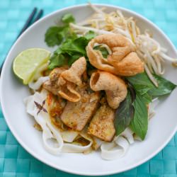 White Noodles with Marinated Pork