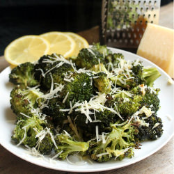 Lemon Garlic Roasted Broccoli