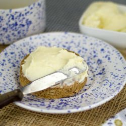 Frosted Cinnamon Roll, in a Minute!