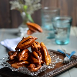 Elo-Jhelo: Bengali Fried Pastry