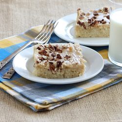 Caramel-Pecan Sheet Cake