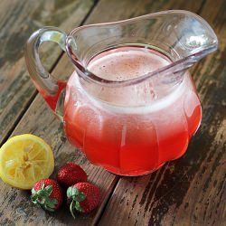 Strawberry Lemonade Cocktail
