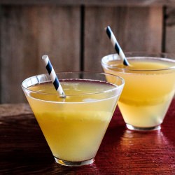 Sparkling Pineapple Rum Cocktail