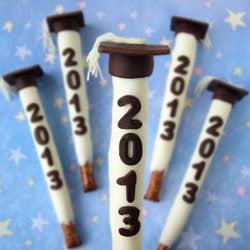 Graduation Pretzel Pops