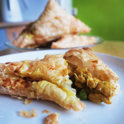 Curry Triangle Puff