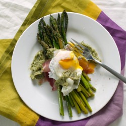 Asparagus with Poached Egg