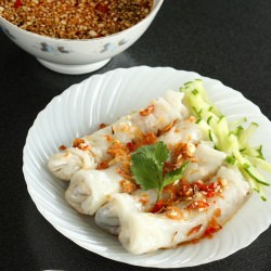 Vietnamese Stuffed Rice Rolls